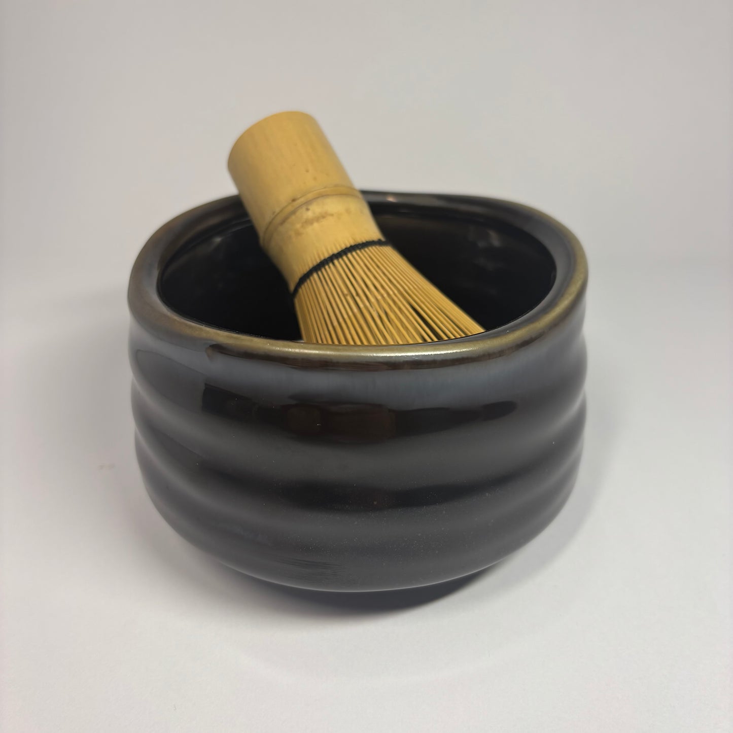 Matcha Bowl with Bamboo Matcha Whisk - Onyx Glaze